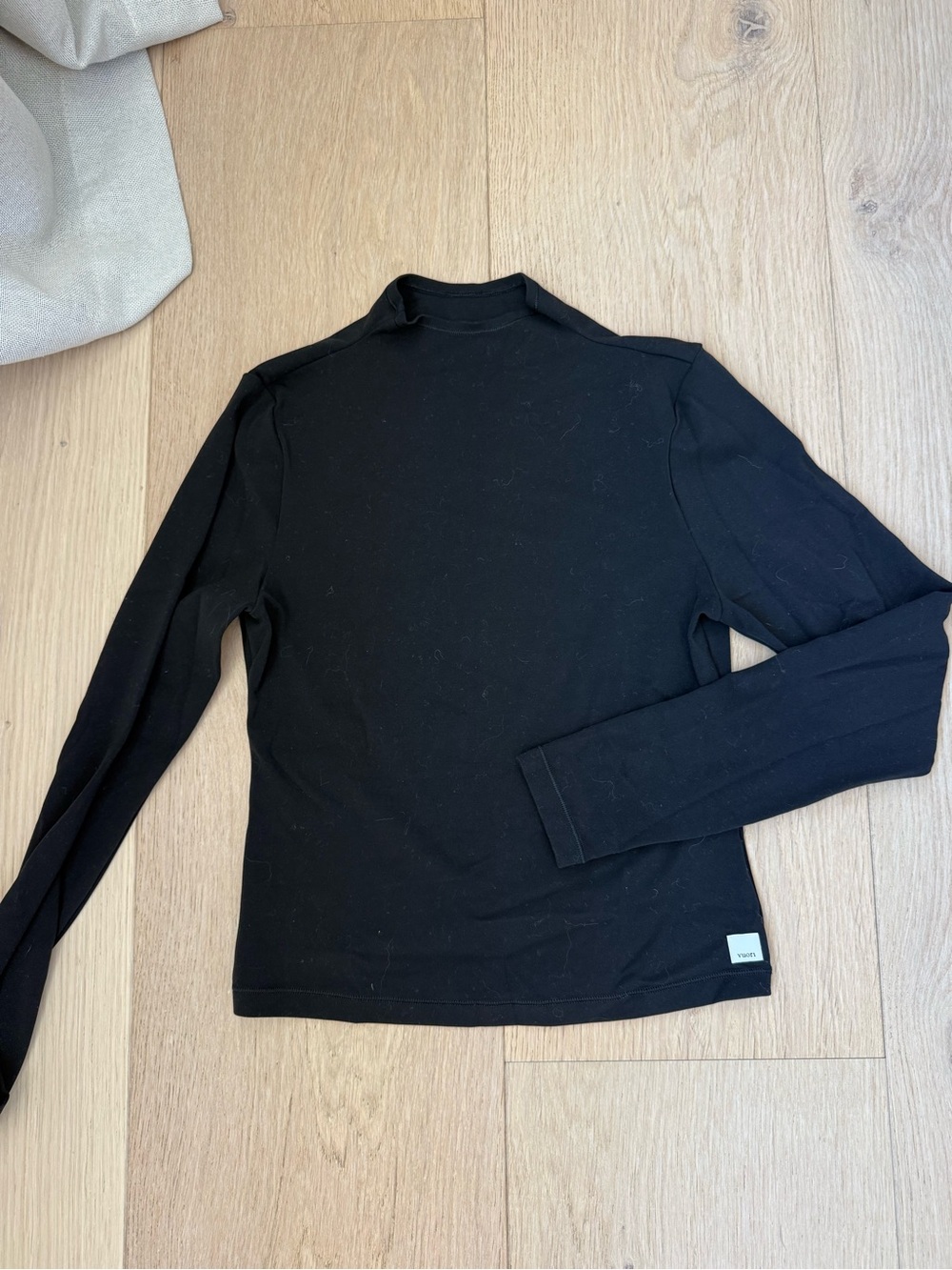 Vuori Women's Black Long-Sleeve Mock Neck Top